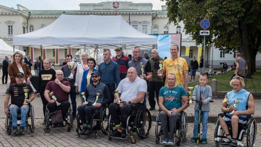 Iššūkiai: žmonių su negalia ekipažai startavo N1 ir N2 klasių varžybose.