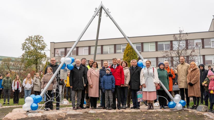 Skaičius: Domeikavos gimnazija – vienuoliktoji šalies ugdymo įstaiga, turinti pagal ryškiausią mūsų dangaus objektą laiką matuojantį prietaisą.