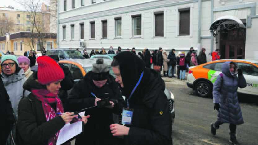 Pozicija: kad savo parašu paremtų B. Nadeždino ketinimus dalyvauti prezidento rinkimuose Maskvos, o ir kitų miestų gyventojai stovėjo eilėse.