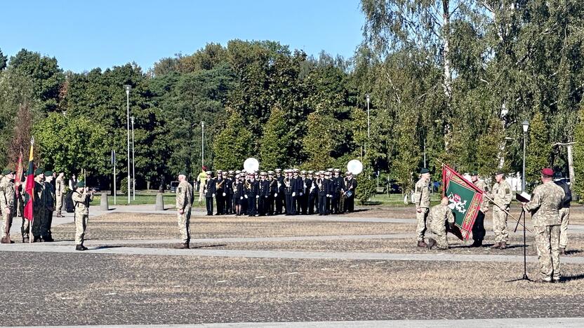 Šventė: Klaipėdos universiteto aikštėje įvyko iškilminga vadų pasikeitimo ceremonija.