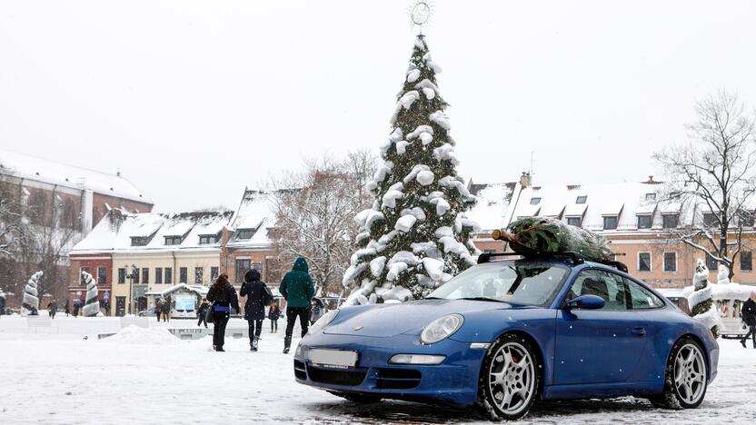 Benamis: 2000-ųjų „Porsche 911 Carrera“ pakeitė net 30 savininkų.