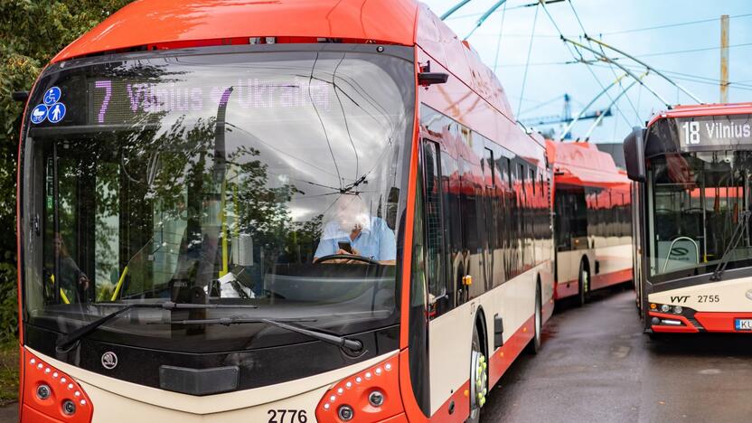 Atsinaujina: šiemet Vilniaus viešojo transporto parką papildys nauji „Škoda 32 Tr“ troleibusai.