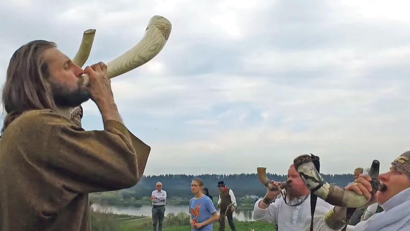 Tradicija: Jorės šventė Kauno rajone jau daug metų švenčiama ant Pyplių piliakalnio.