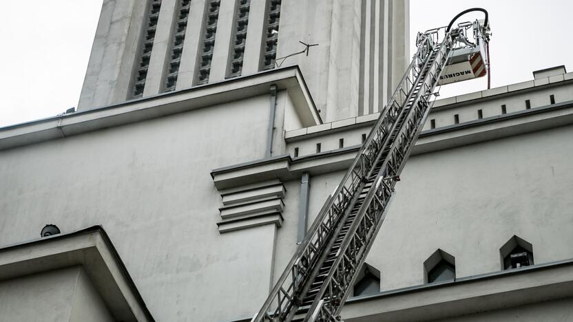 Kauno ugniagesių pratybos Prisikėlimo bažnyčioje