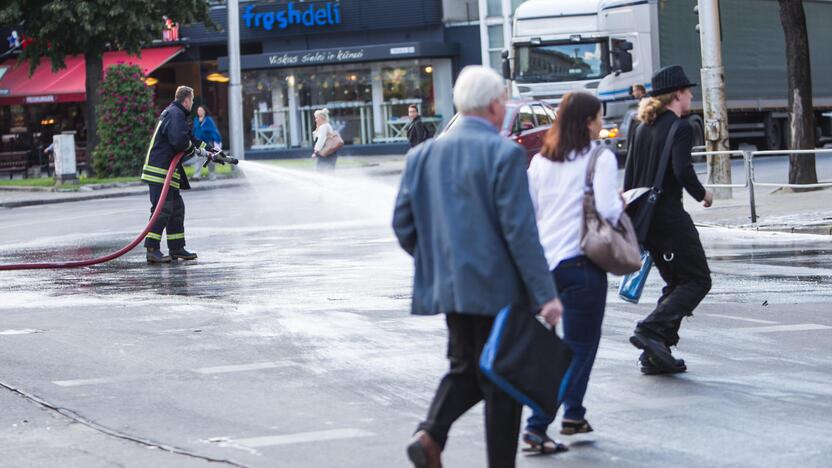 Avarija Savanorių prospekto kalno papėdėje