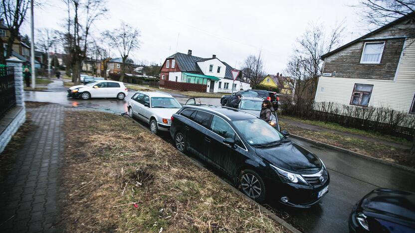 M. Jankaus gatvėje susidūrė penki automobiliai