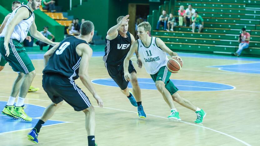 "Žalgiris" S.Butauto taurės finale po dramatiškos kovos nusileido VEF komandai 