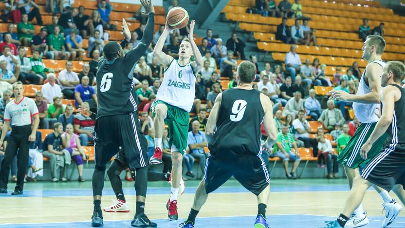 "Žalgiris" S.Butauto taurės finale po dramatiškos kovos nusileido VEF komandai 