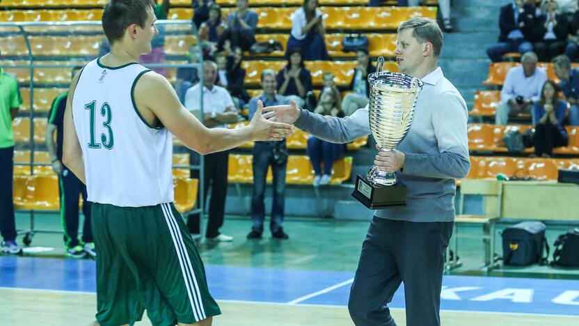 "Žalgiris" S.Butauto taurės finale po dramatiškos kovos nusileido VEF komandai 