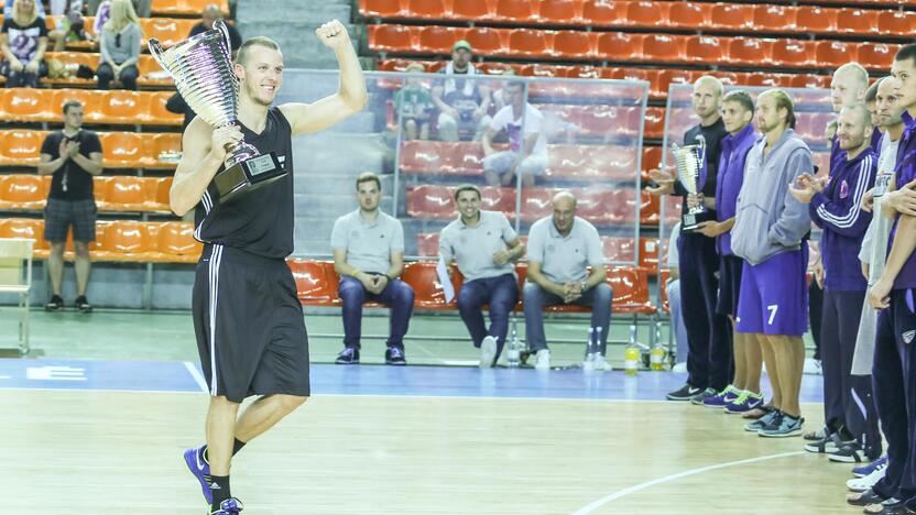 "Žalgiris" S.Butauto taurės finale po dramatiškos kovos nusileido VEF komandai 