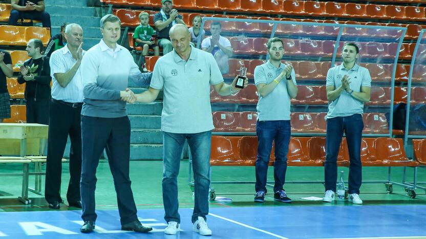 "Žalgiris" S.Butauto taurės finale po dramatiškos kovos nusileido VEF komandai 