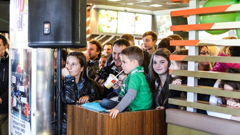 Žalgiriečiai greito maisto restorane McDonald's