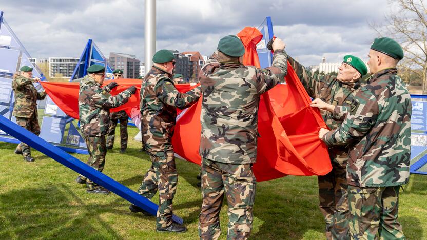 20 metų – kartu su NATO (vėliavos pakėlimas Kaune)