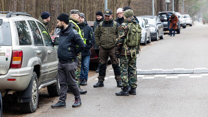 Prie L. Volkovo namų dirba policijos pareigūnai