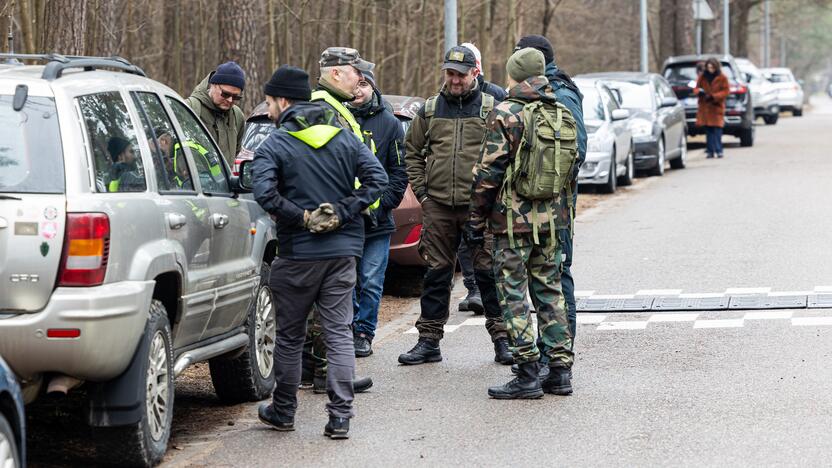 Prie L. Volkovo namų dirba policijos pareigūnai