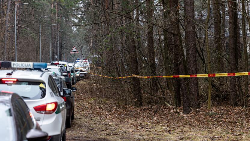 Prie L. Volkovo namų dirba policijos pareigūnai