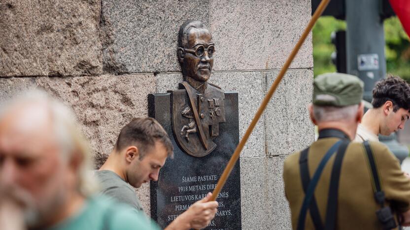 Vilniuje nuimta be leidimo pakabinta atminimo lenta K. Škirpai