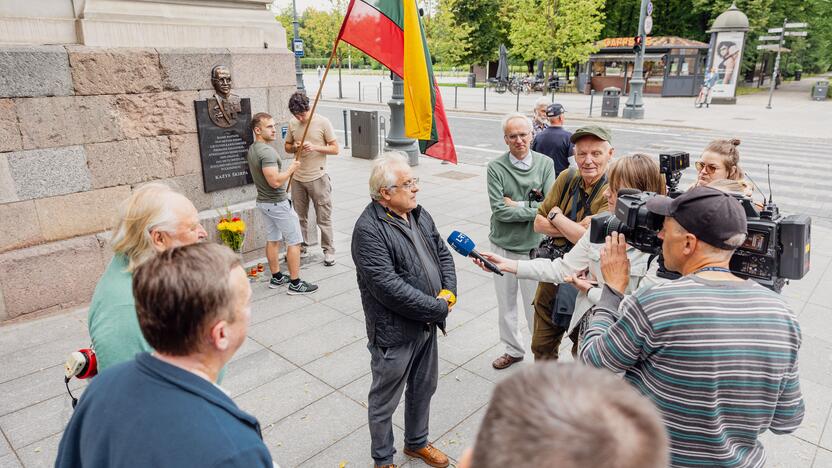 Vilniuje nuimta be leidimo pakabinta atminimo lenta K. Škirpai