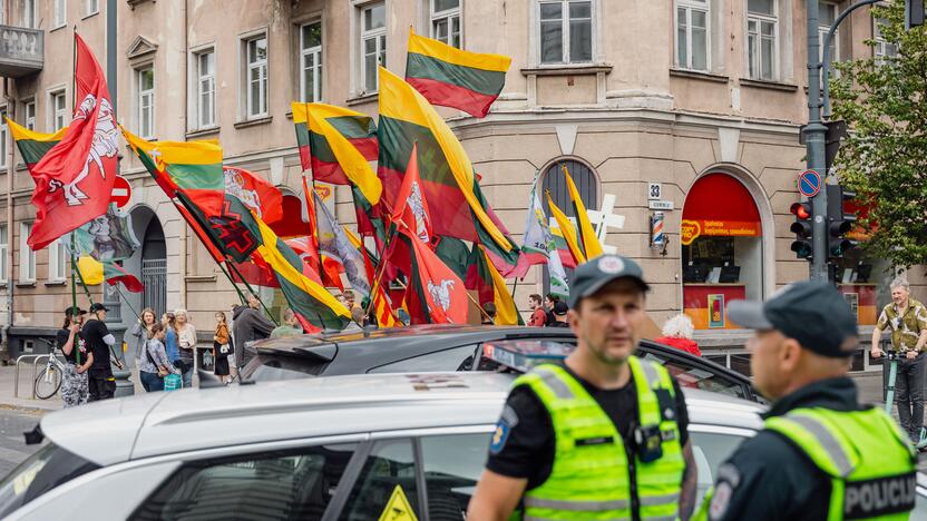 Vilniuje nuimta be leidimo pakabinta atminimo lenta K. Škirpai