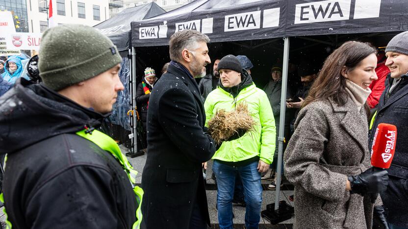 Vilniuje tęsiasi žemdirbių mitingas