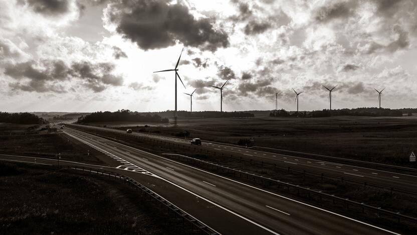 Rekordas: Lietuvos vėjo jėgainių parkai pernai pagamino daugiausiai elektros per visą šalies vėjo energetikos istoriją.