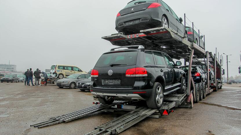 Tendencija: vis mažiau estų domisi naudotais automobiliais.