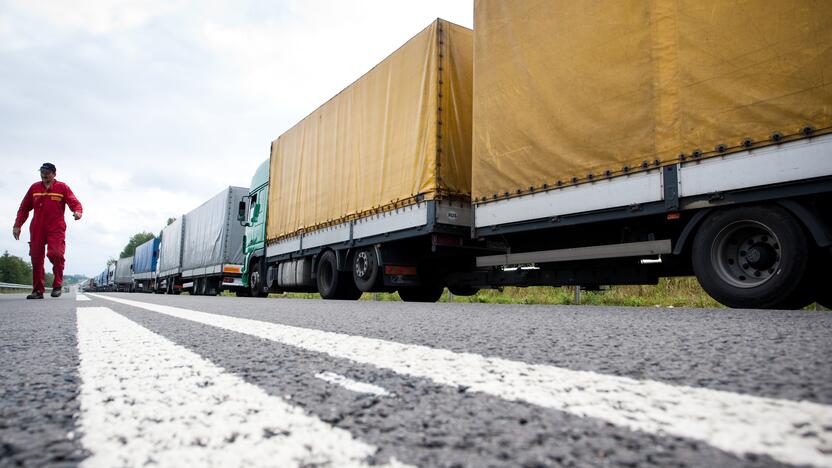 Padėtis: šiuo metu registruota per 9 300 darbo pasiūlymų tarptautinio krovinių vežimo transporto priemonių vairuotojams.