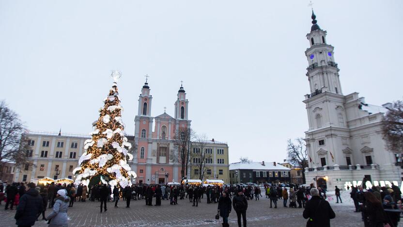 Kalėdos prie pagrindinės Kauno eglės