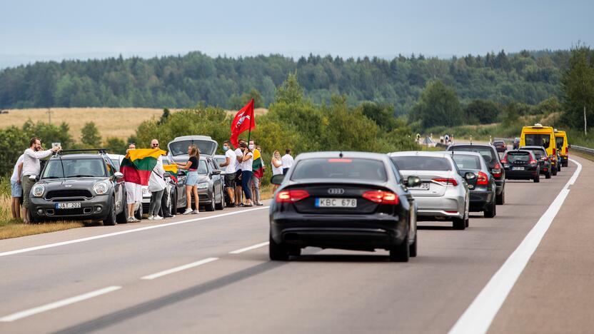 „Laisvės kelio“ dalyviai susirinko nuo Katedros aikštės iki Medininkų memorialo