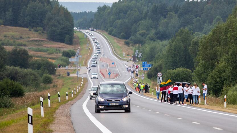 „Laisvės kelio“ dalyviai susirinko nuo Katedros aikštės iki Medininkų memorialo