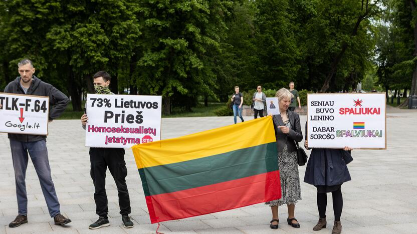 Prieš „Baltic Pride 2022“ eitynes nusiteikę žmonės kovojo maldomis