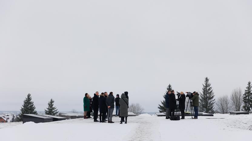 Holokausto aukų pagerbimas prie Kauno IX forto muziejaus