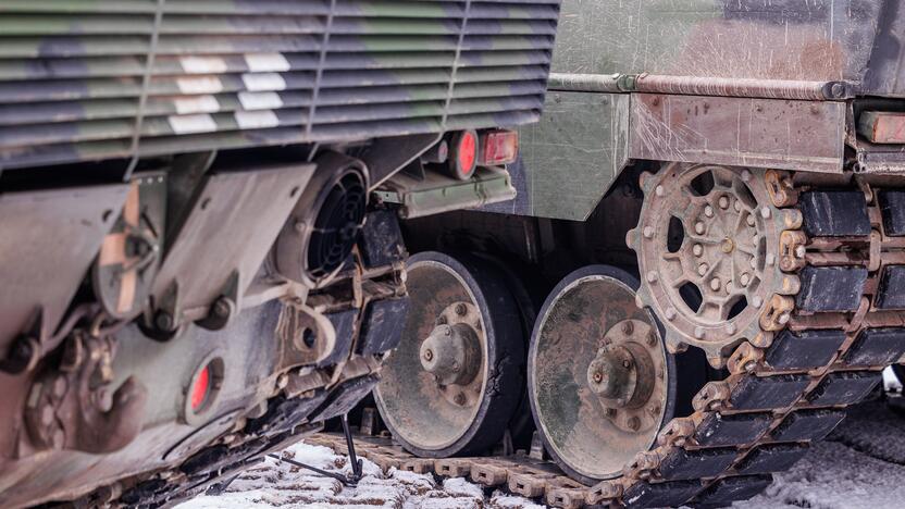 Tankų „Leopard“ testavimas Gaižiūnų poligone