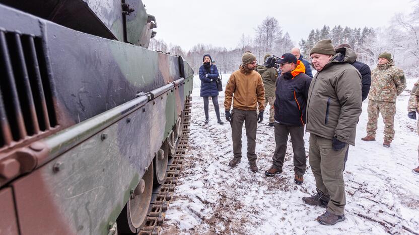 Tankų „Leopard“ testavimas Gaižiūnų poligone