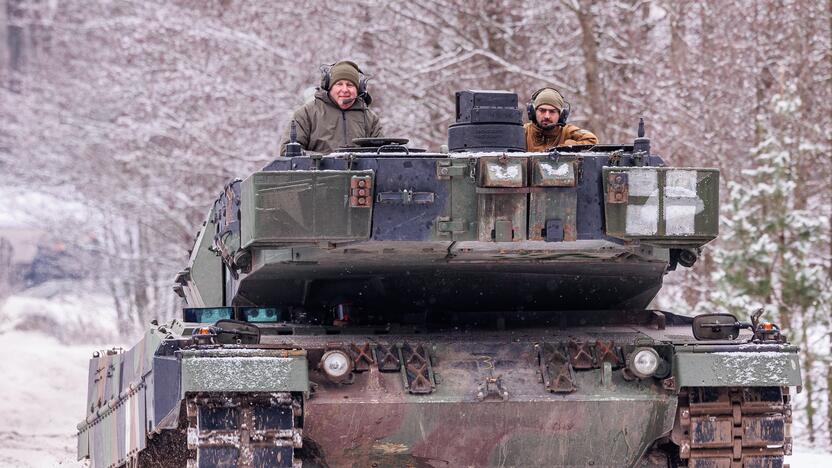 Tankų „Leopard“ testavimas Gaižiūnų poligone