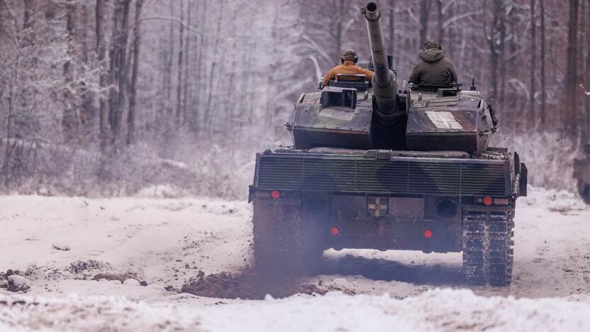 Tankų „Leopard“ testavimas Gaižiūnų poligone