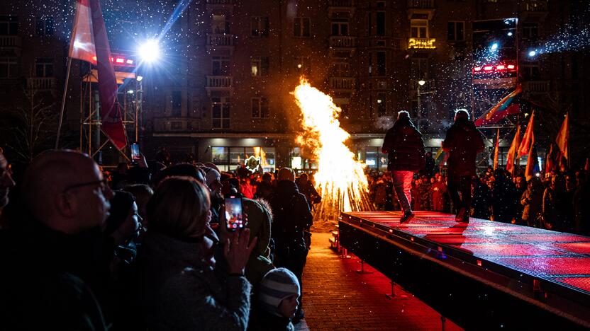 Atminimo laužų uždegimo ceremonija Vilniuje, Nepriklausomybės aikštėje