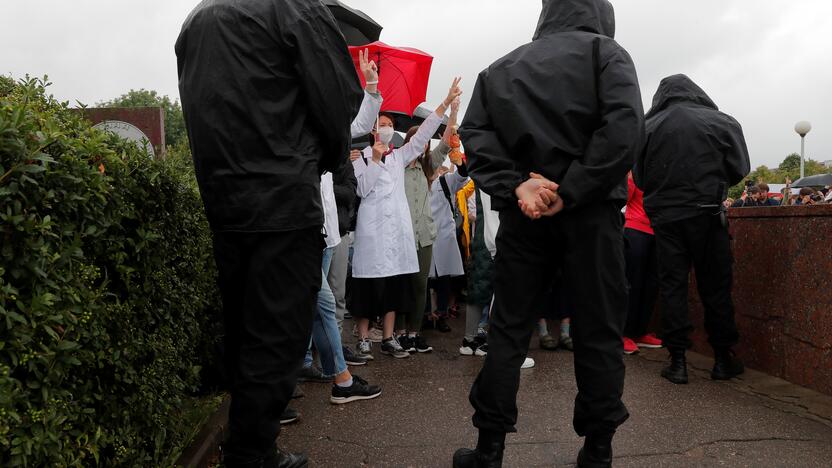 Baltarusijoje vėl suiminėjami protestuotojai