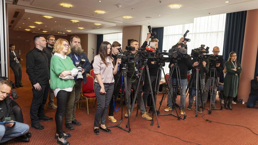 N. Grunskienės, A. Kostin ir  K. Polite spaudos konferencija