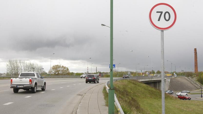 Pokyčiai: nuo šeštadienio Mokyklos gatve leistinas 70 km/val. greitis.