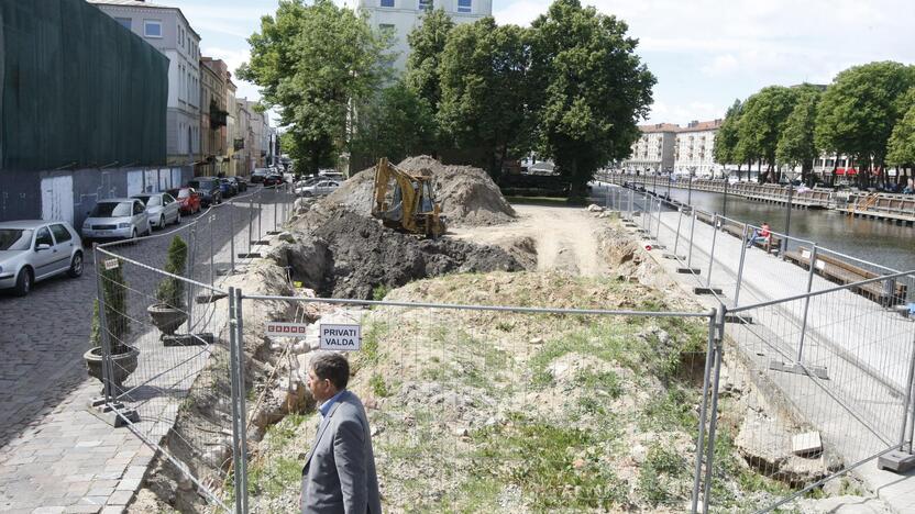 Darbai: šiuo metu archeologai tikslina vietos, kurioje stovėjo istorinis pastatas, koordinates.