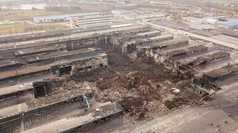 Gaisro nuniokota „Ekologistika“ praėjus dviem mėnesiams po nelaimės