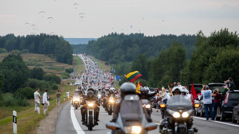 „Laisvės kelio“ dalyviai susirinko nuo Katedros aikštės iki Medininkų memorialo