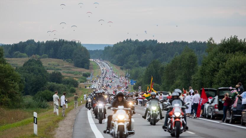 „Laisvės kelio“ dalyviai susirinko nuo Katedros aikštės iki Medininkų memorialo