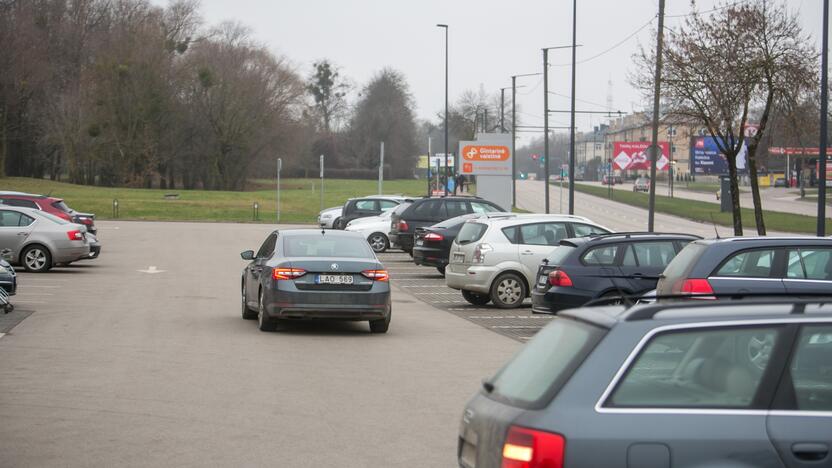 Pirkėjų apgultis Kauno prekybos centruose baigėsi