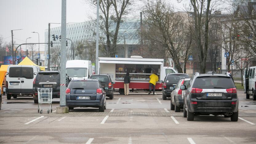 Pirkėjų apgultis Kauno prekybos centruose baigėsi