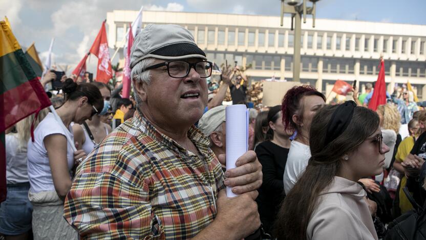 Protestas prie Seimo prieš COVID-19 ribojimus