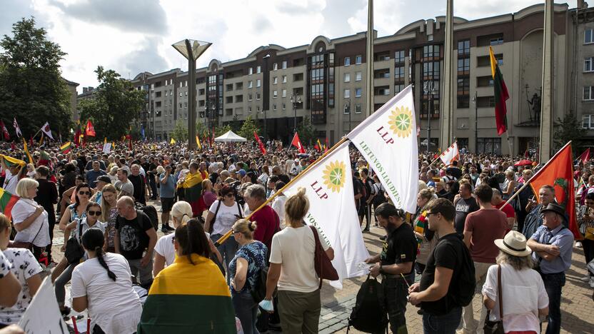 Protestas prie Seimo prieš COVID-19 ribojimus