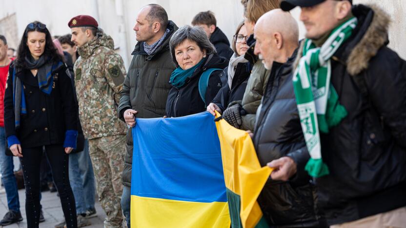 Lietuva atsisveikino su Ukrainoje žuvusiu kariu T. Tumu