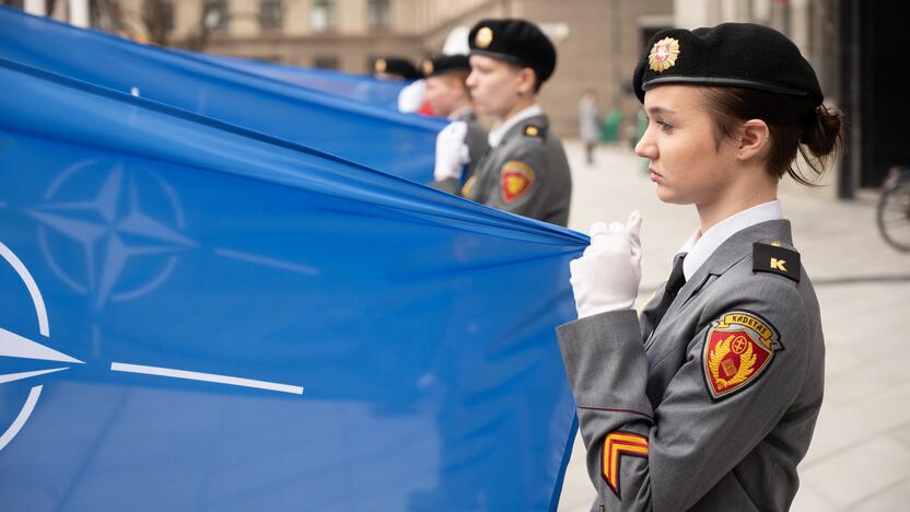 20 metų – kartu su NATO (vėliavos pakėlimas Kaune)